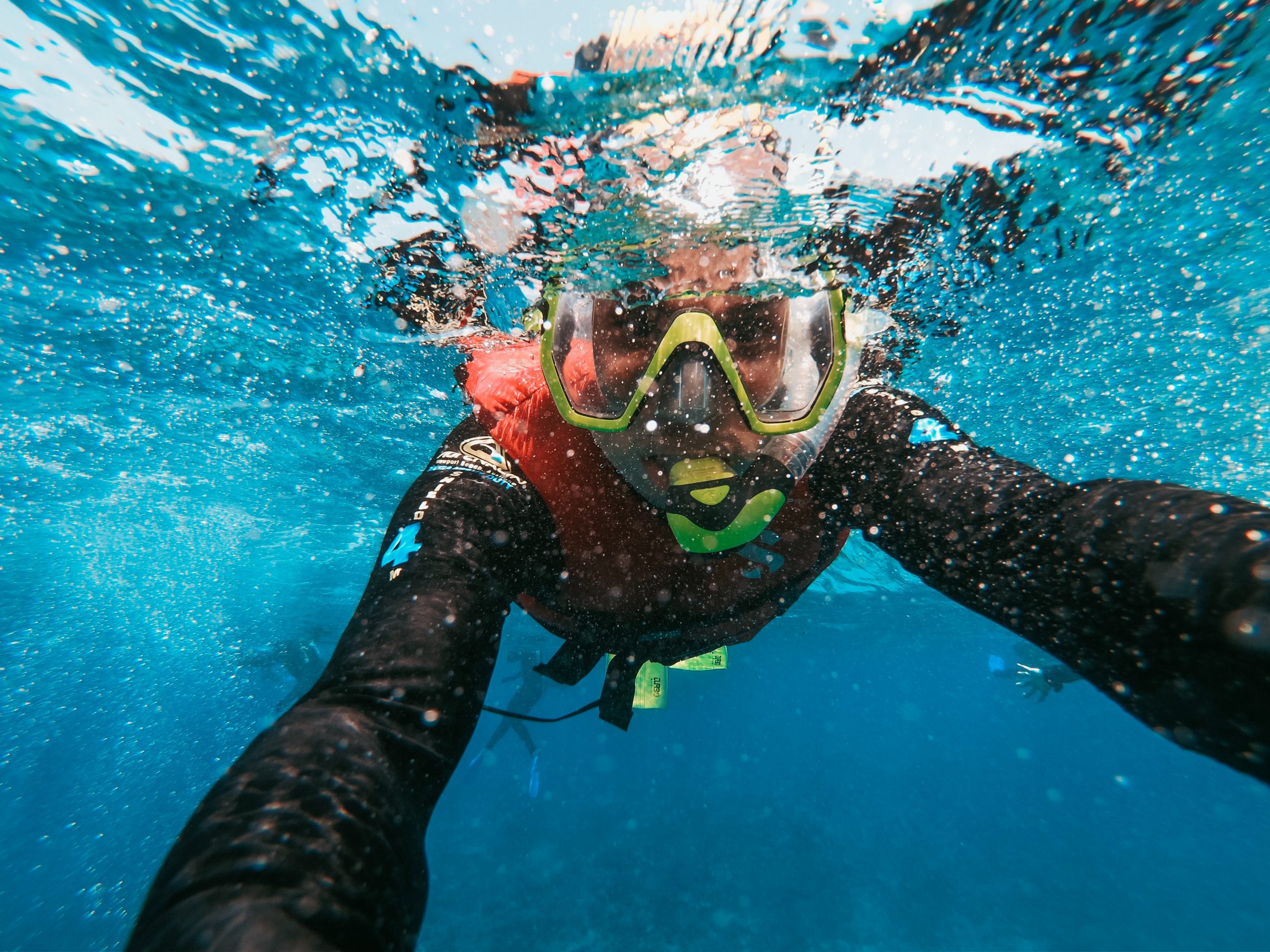 kobieta w masce - snorkeling